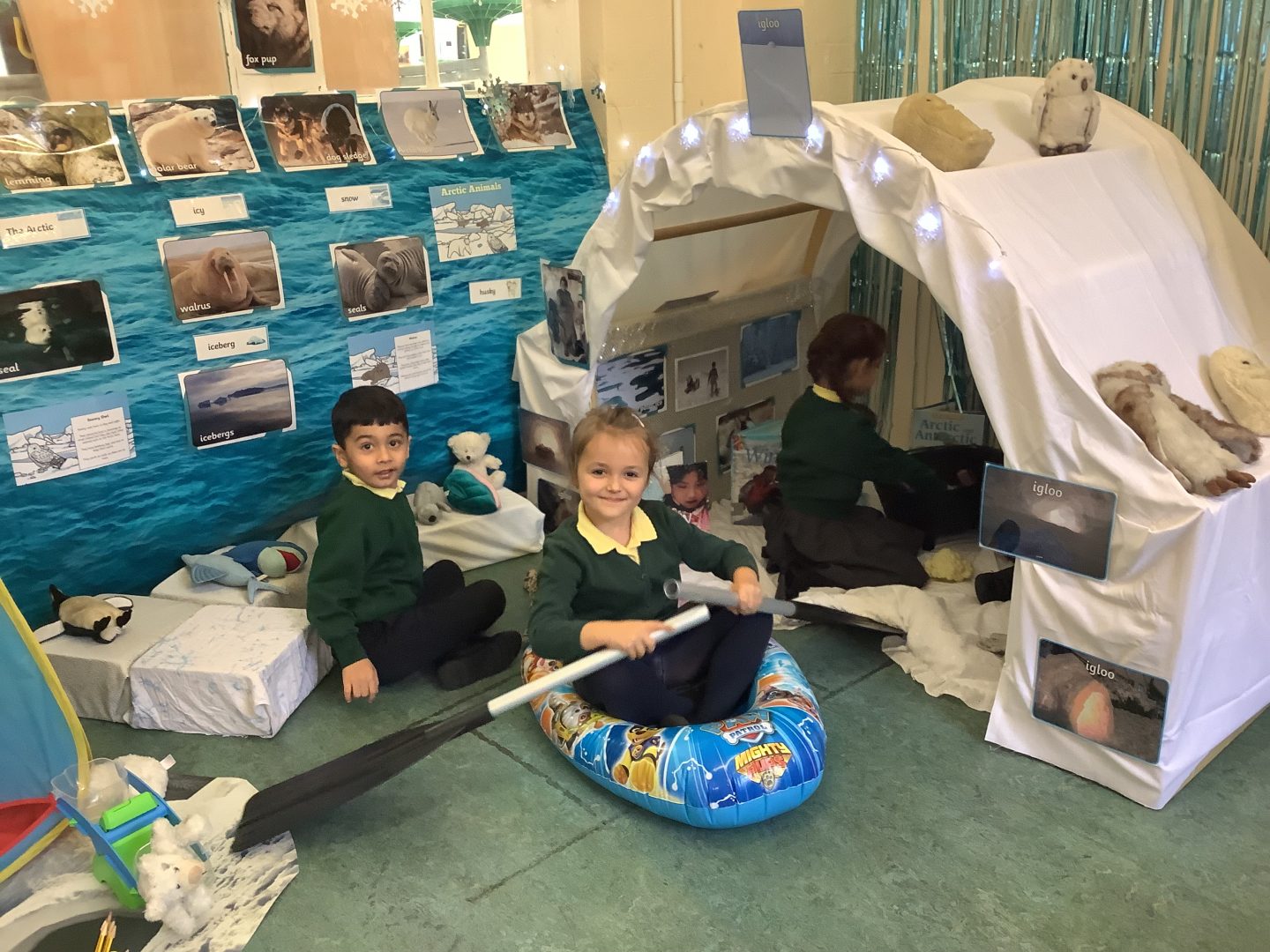 Southwold Primary School | Reception Enjoy Their New Igloo Play Area