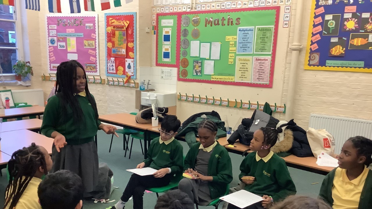 southwold-primary-school-debate-mate-team-prepare-for-a-trial-debate